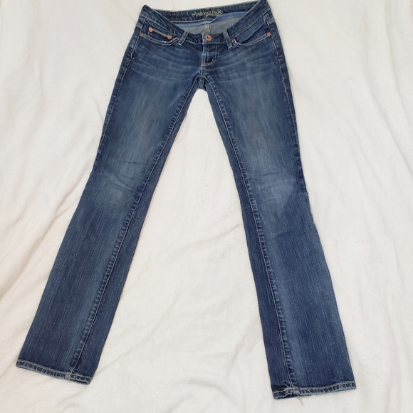 American Eagle Outfitters Denim - AEO Straight 77 Low Rise Medium Wash Denim Jeans